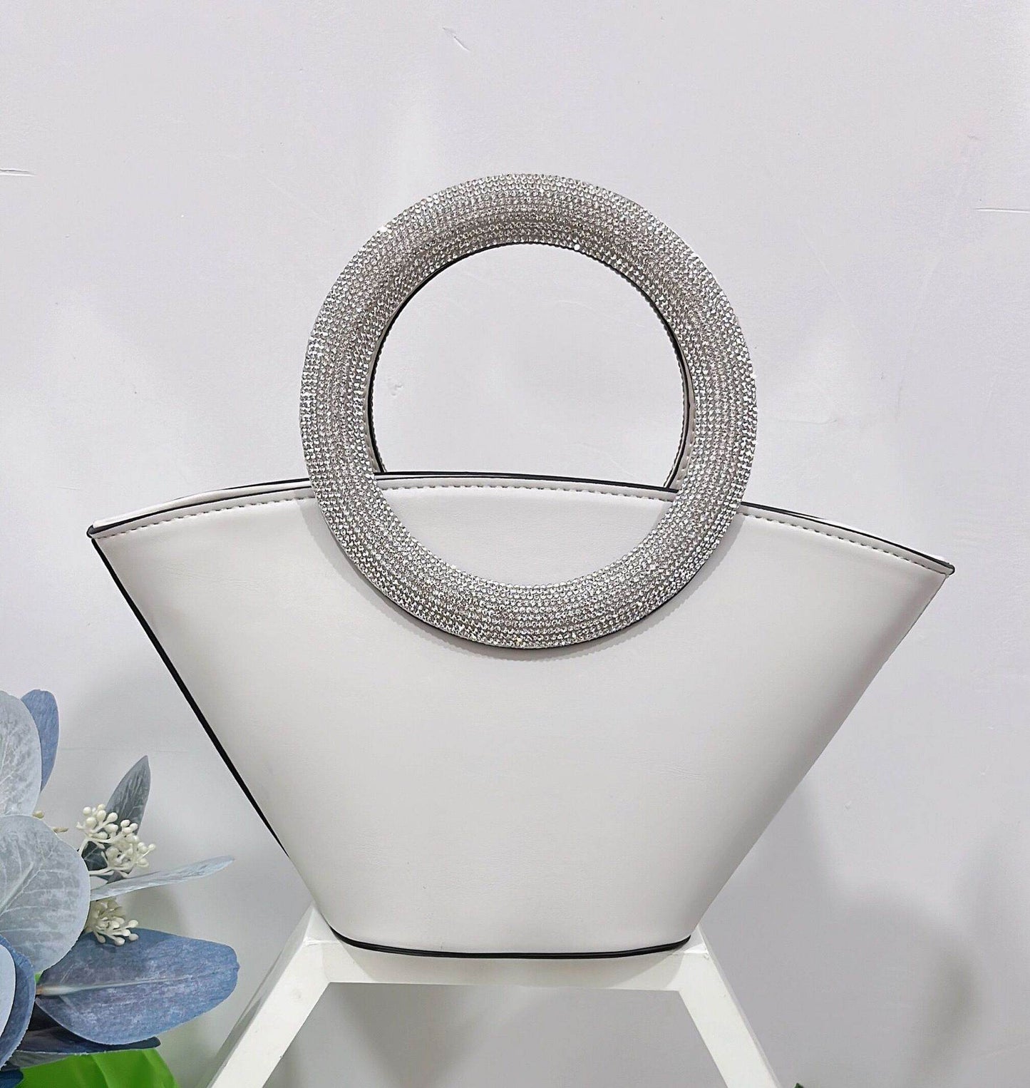 Diamond Round Handle Portable Basket Pack - Classy Collective