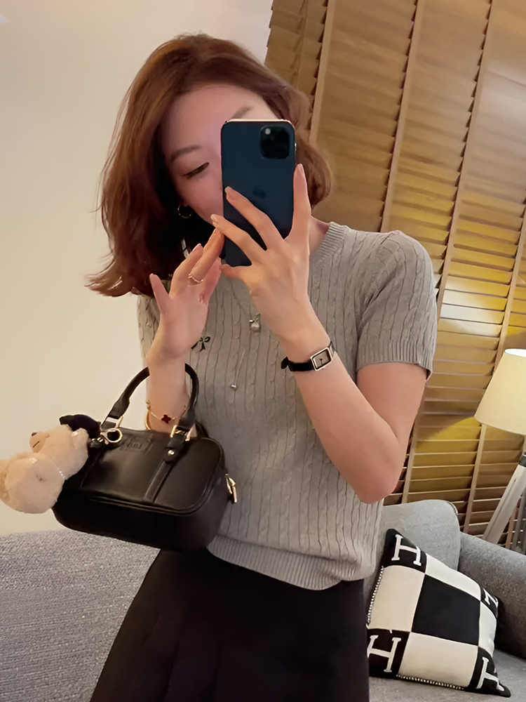 All-matching Pullover Bow Embroidery Twist Knitted Short Sleeve - Classy Collective