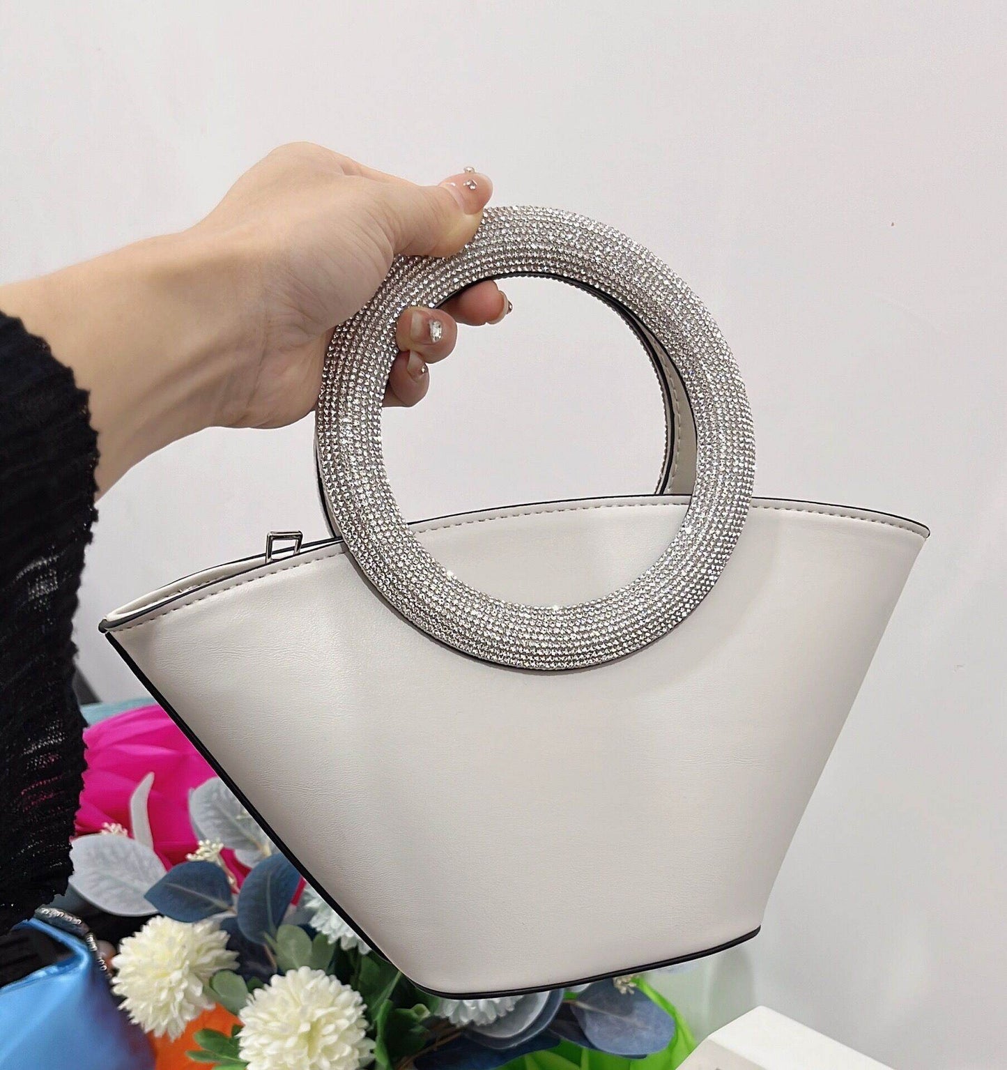 Diamond Round Handle Portable Basket Pack - Classy Collective